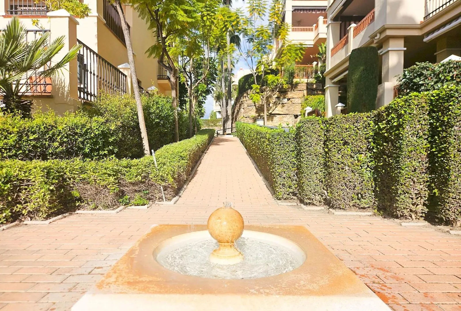 Apartment Pass The Keys Big Apt With Golf Views In Urb Marquez De Atalaya Estepona Spain