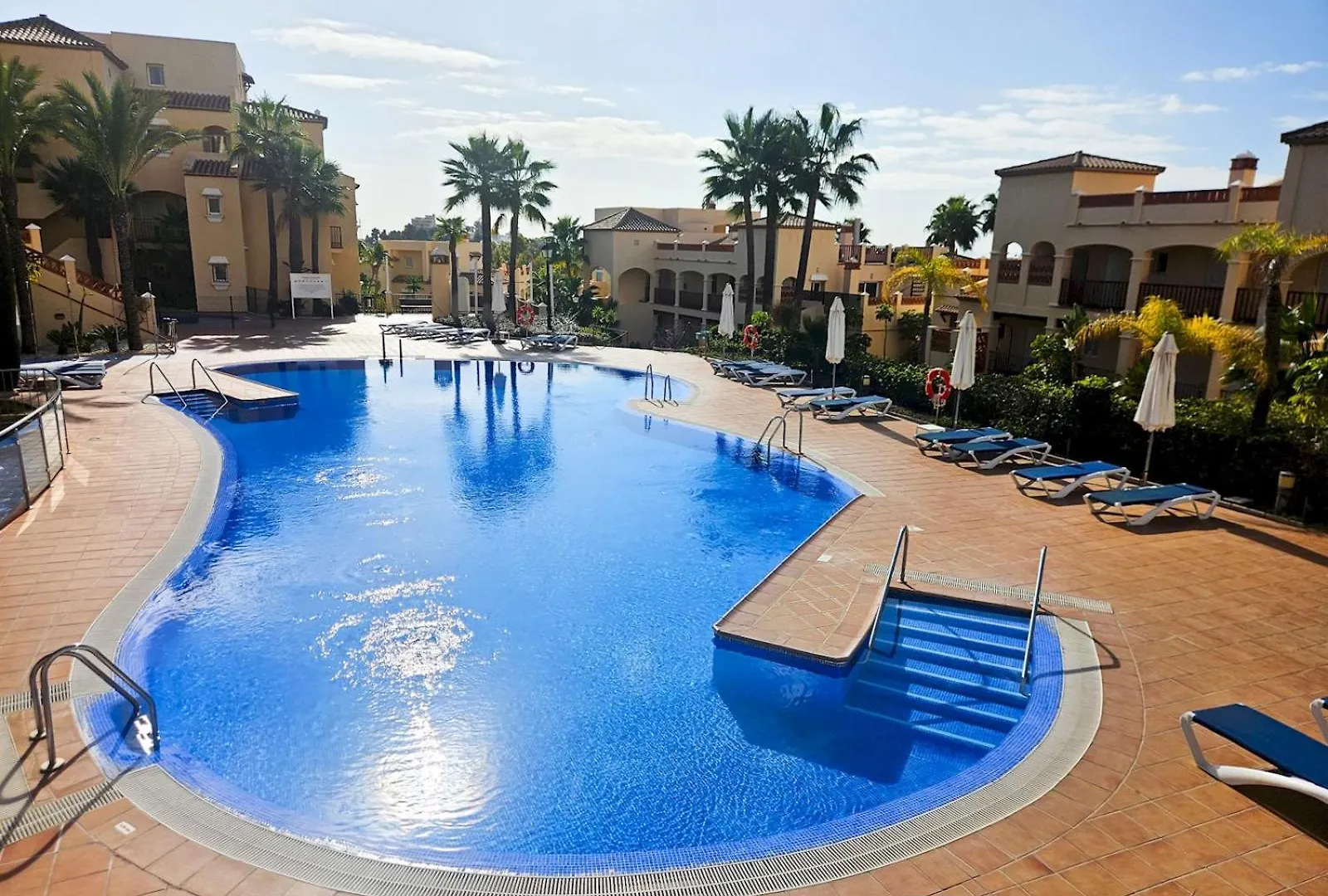Pass The Keys Big Apt With Golf Views In Urb Marquez De Atalaya Estepona